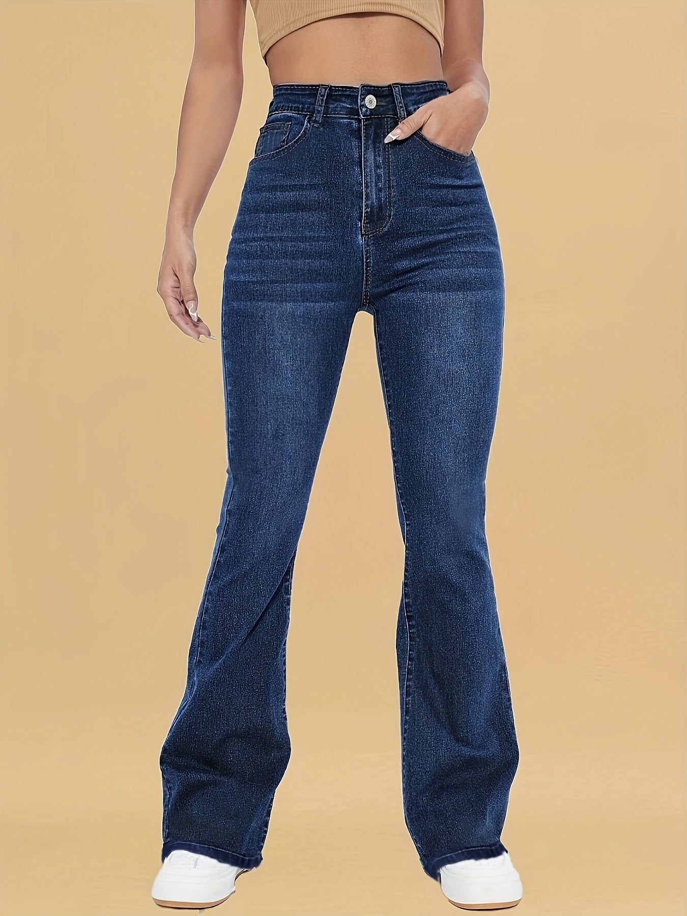 INÈS • Vaqueros acampanados de estilo moderno y elegante