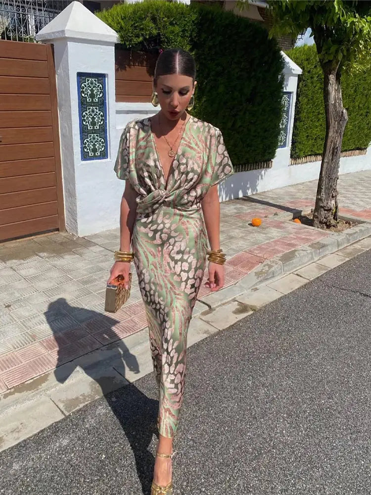 Vestido Midi Estampado Animal Print con Nudo Frontal