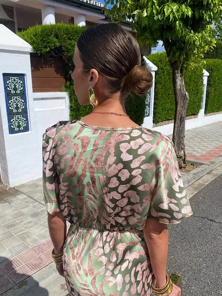 Vestido Midi Estampado Animal Print con Nudo Frontal