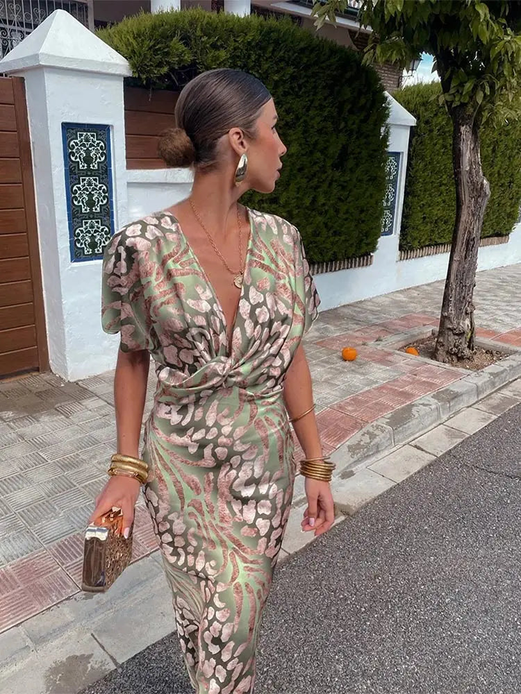 Vestido Midi Estampado Animal Print con Nudo Frontal