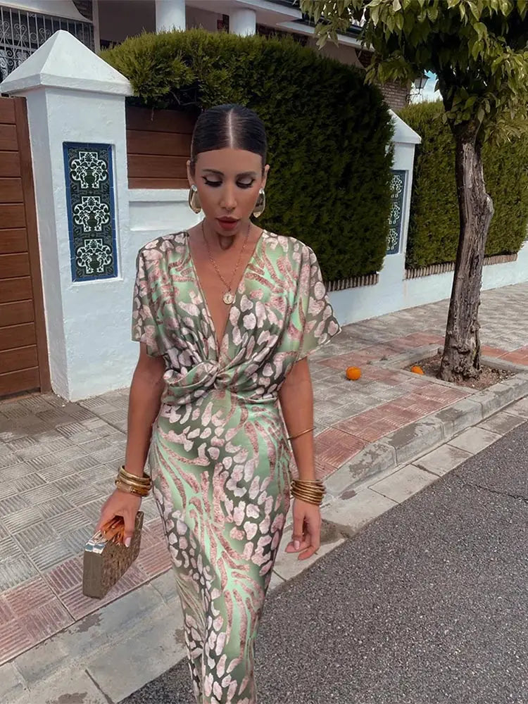 Vestido Midi Estampado Animal Print con Nudo Frontal